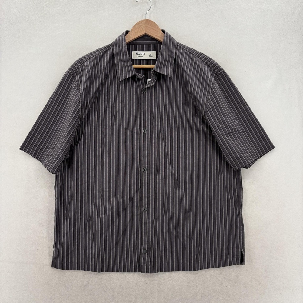 Hollister Shirt Mens Medium Gray Stripe Short Sleeve Boxy Fit Miracle Mile NWT